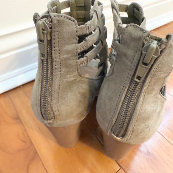 NO BOX Women G By Guess Gallina Caged Open Toe Sandal Heels Olive Green Size 9M - Picture 6 of 8